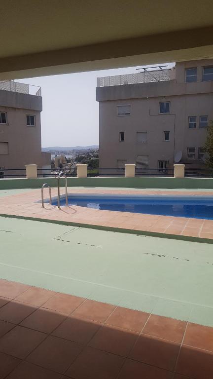 Bazén v ubytovaní Nueva Torrequebrada alebo v jeho blízkosti