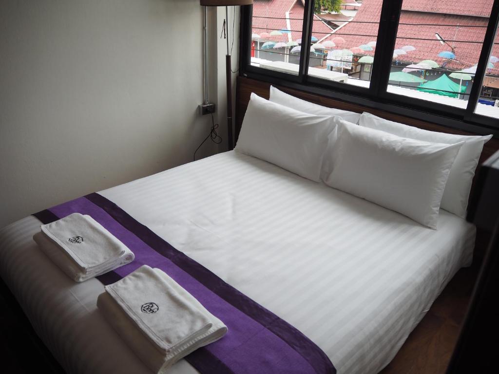 Boonnark Bed Night Bazaar no car parking - 1