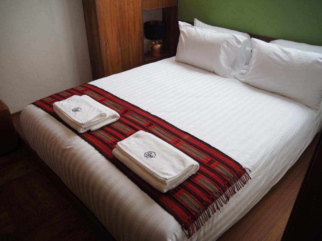 Boonnark Bed Night Bazaar no car parking - 10