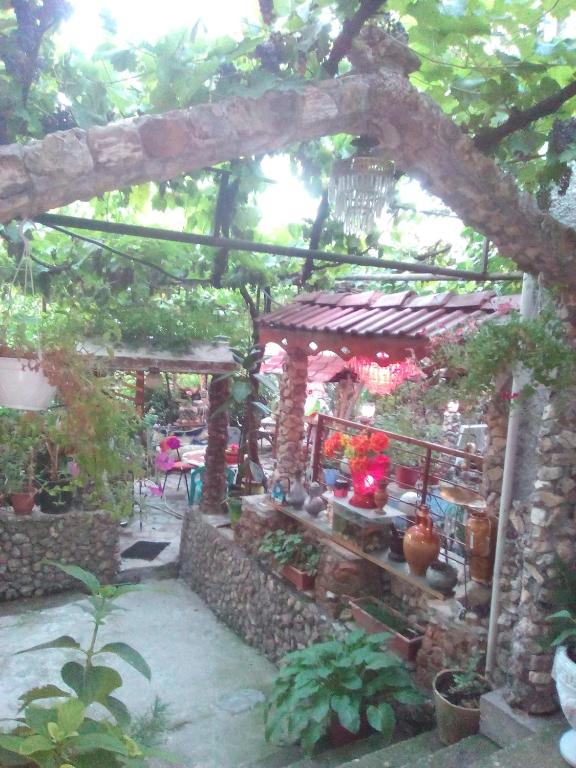 Giardino di Karafil Guesthouse