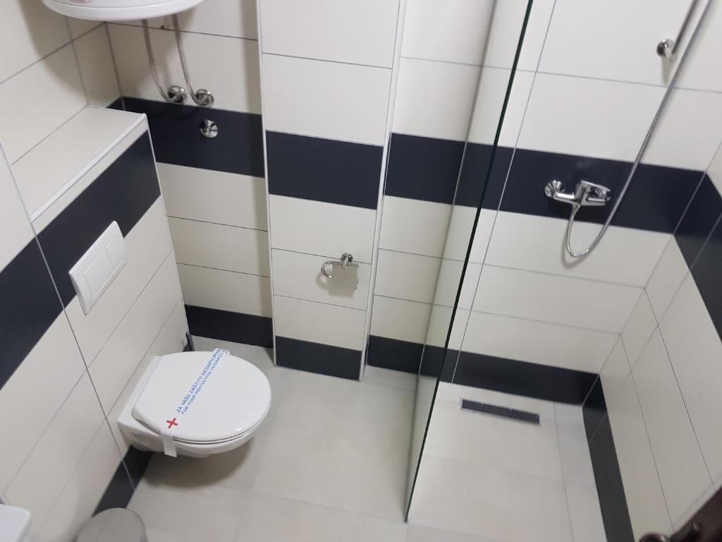 Hotel Novalić Konjic - Standaard Tweepersoonskamer Met 2 Aparte Bedden