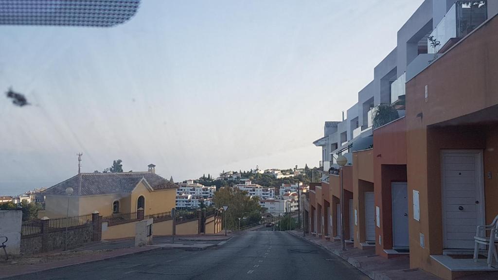 Fotografia z galérie ubytovania Excelente habitación en bonita y tranquila casa en Benalmadena pueblo v destinácii Benalmádena