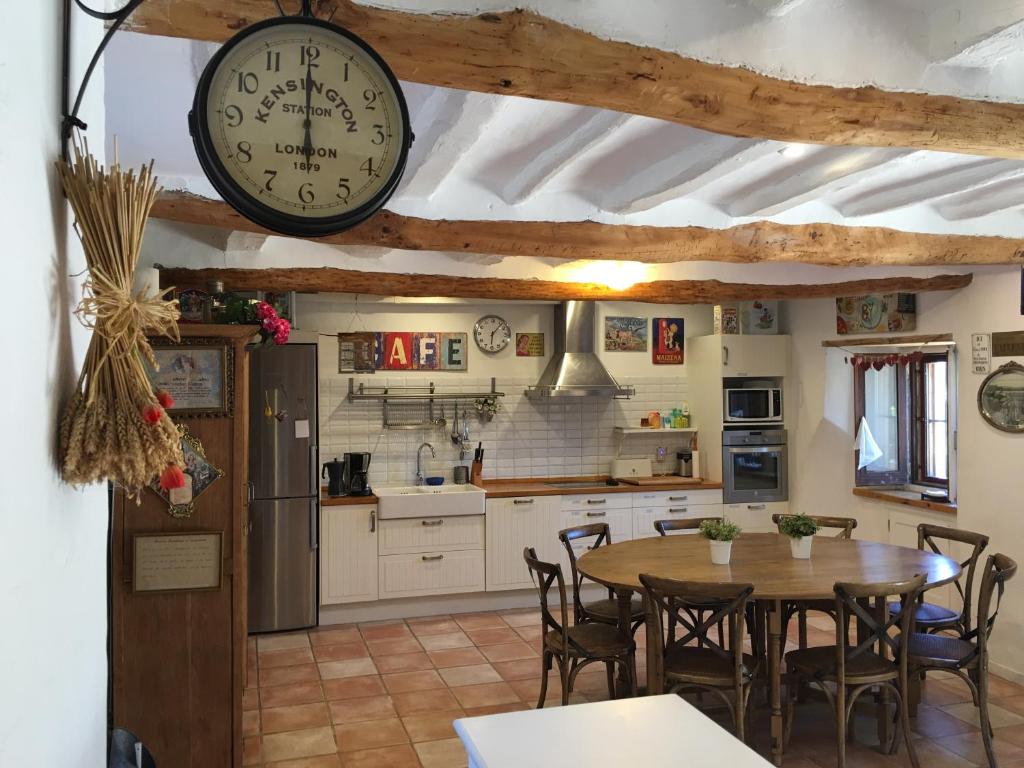 reservar en Casa Rural Babesenea Urederra