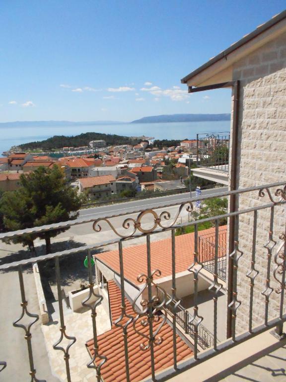 Balkón nebo terasa v ubytování Pansion Komfor Moča