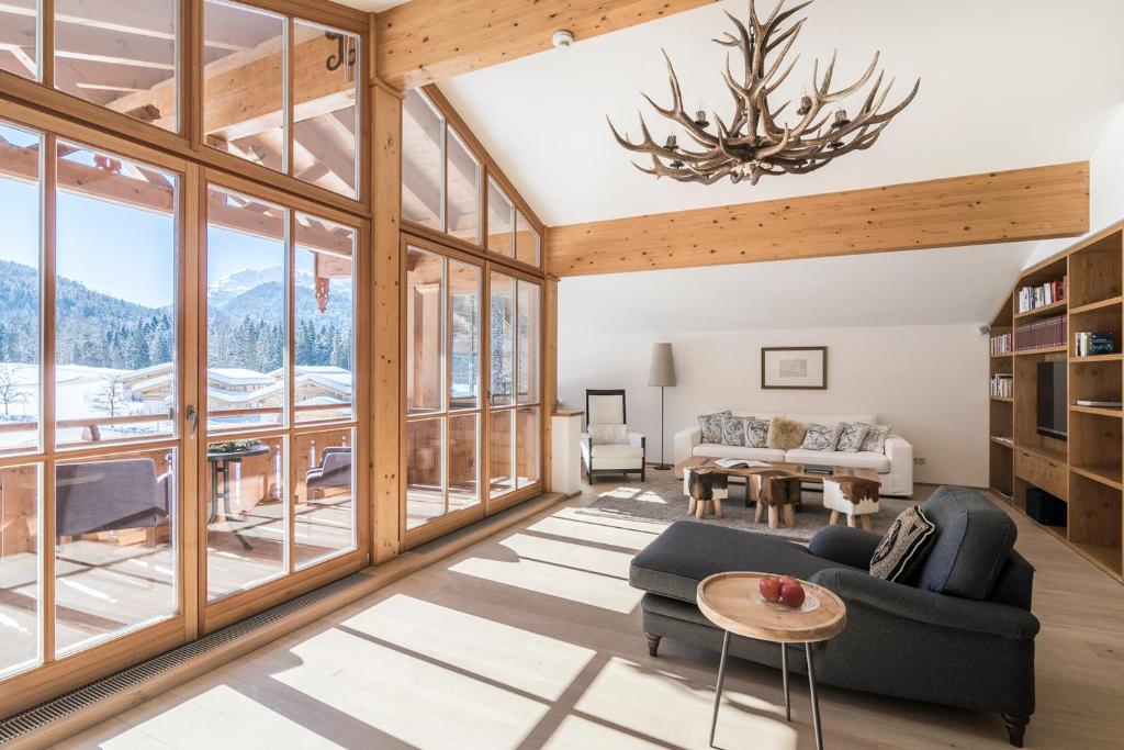 Posezení v ubytování Relais & Châteaux Gut Steinbach Hotel Chalets SPA