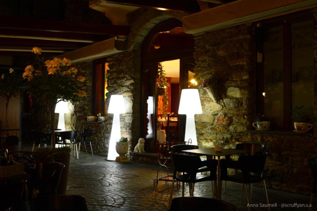 Posezení v ubytování Hostal Vall D'Aneu by Arcas & Sambola