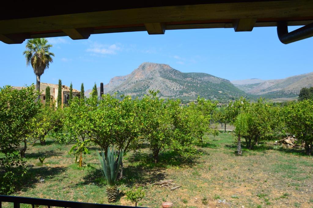 A general mountain view or a mountain view taken from the holiday home
