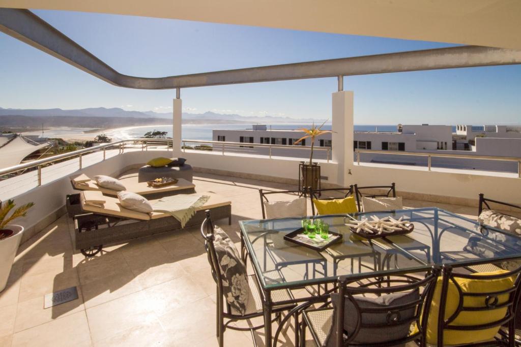 Apartment A Upper Deck - Image 9