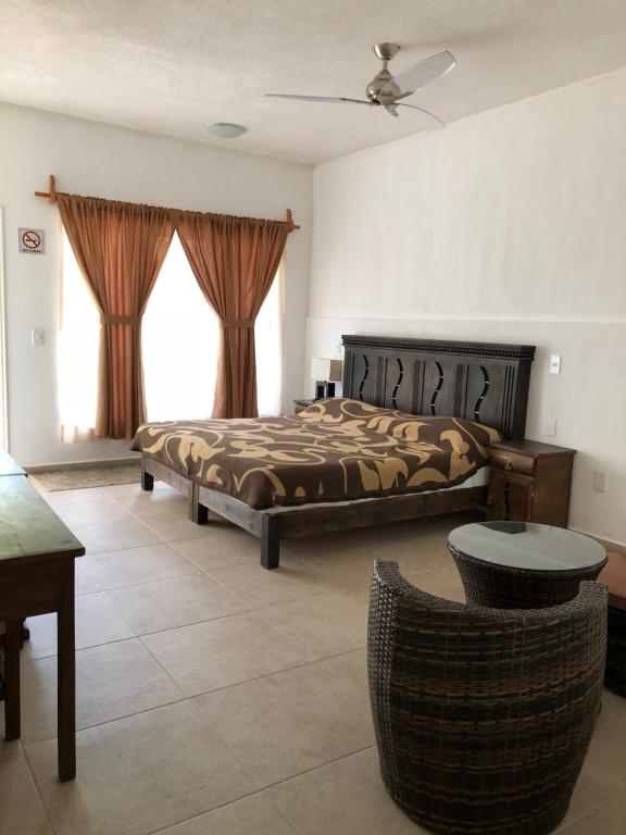 Hotel SKY & PALMS - 
