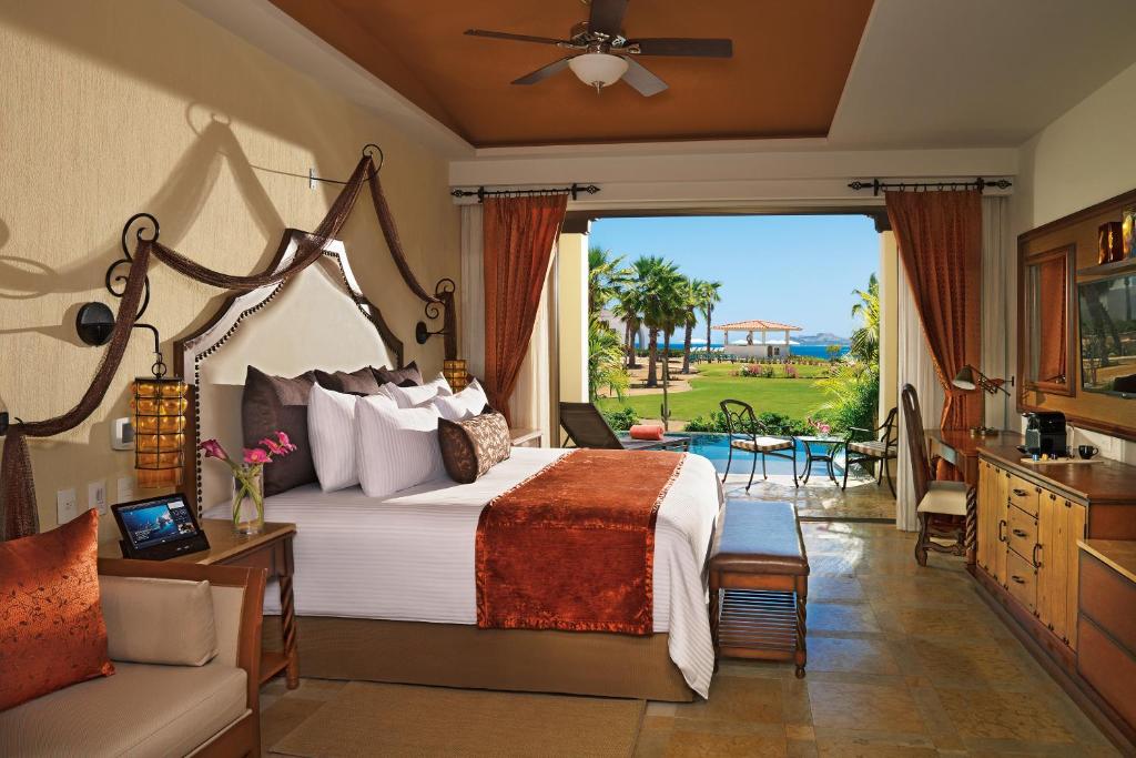 Posezení v ubytování Secrets Puerto Los Cabos Golf & Spa18+