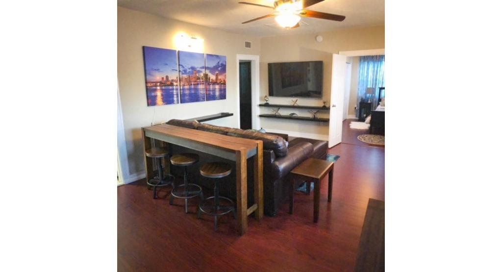 Modern 2/1 Apt near Midtown and Beaches photo