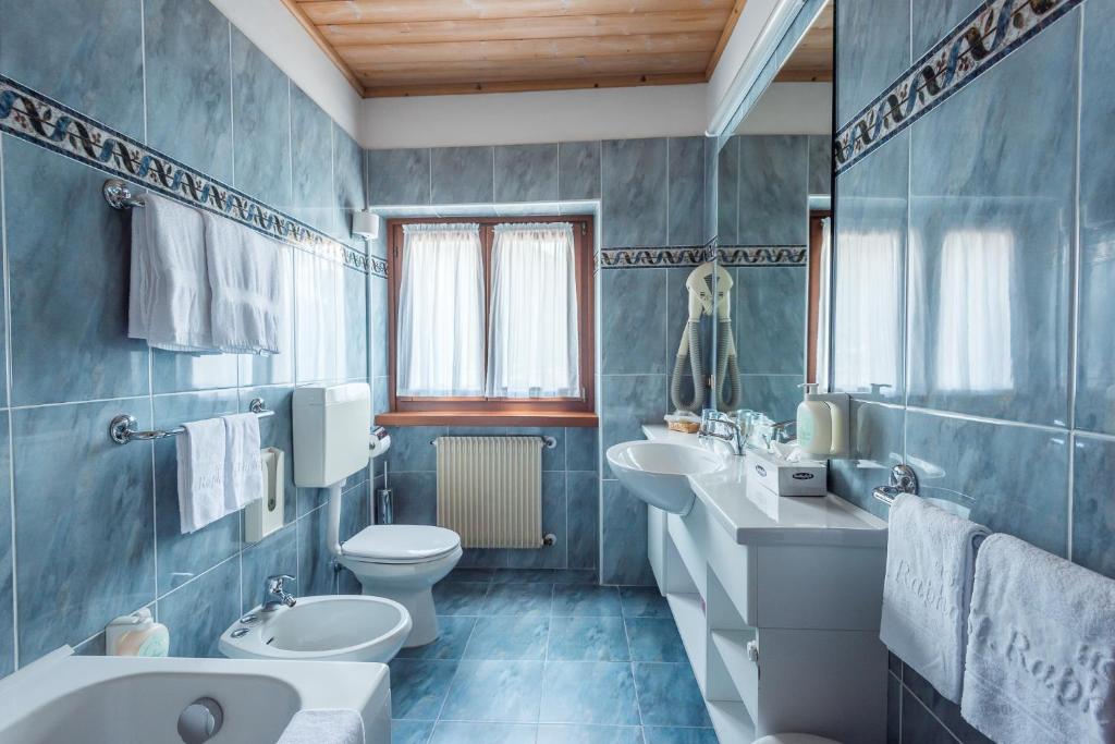 Koupelna v ubytování Hotel St. Raphael