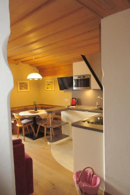 Kuchyň nebo kuchyňský kout v ubytování An der Via Claudia Augusta