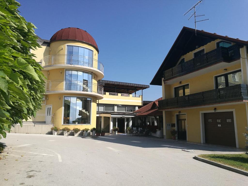 Budova, kde se penzion nachází