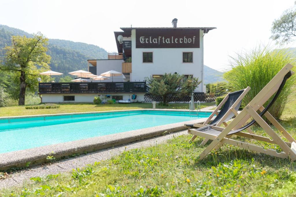 Bazén v ubytování Gasthof Erlauftalerhof nebo v jeho okolí