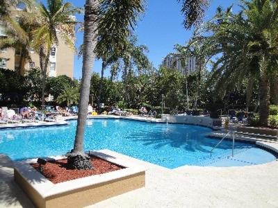 Bazén v ubytování The Nautical! Amazing 3Bed 2Bath Apartment at Aventura Yacht Club nebo v jeho okolí