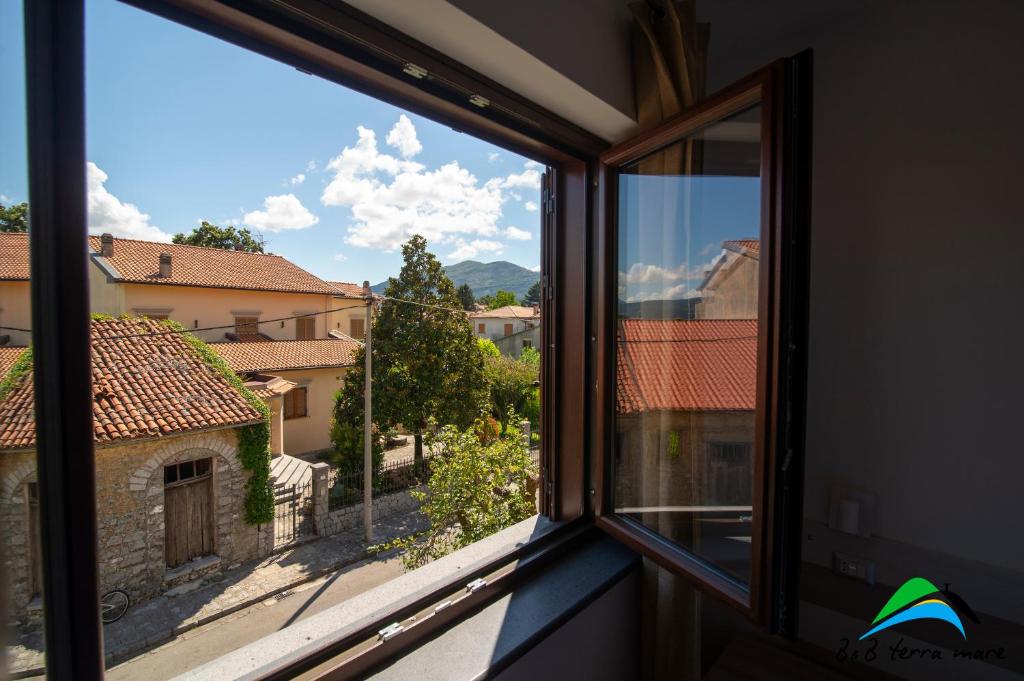 Nespecifikovaný výhled na hory nebo výhled na hory při pohledu z bed and breakfast