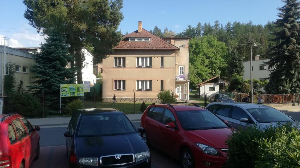 Budova, kde se vila nachází