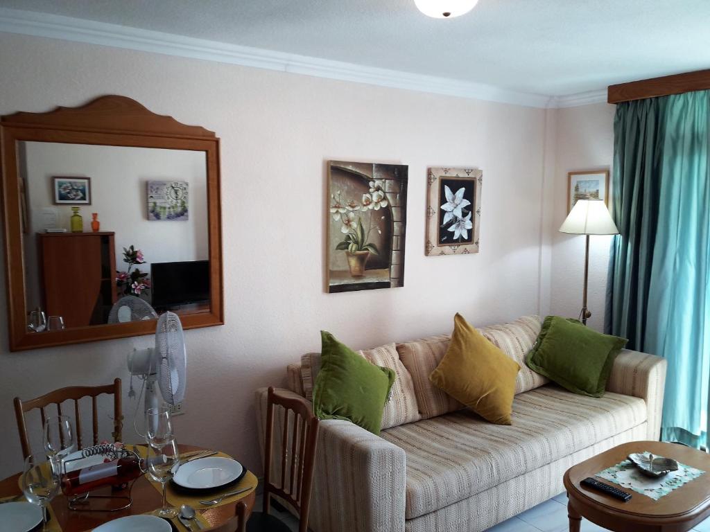 Posezení v ubytování Summerland LC Holiday Home