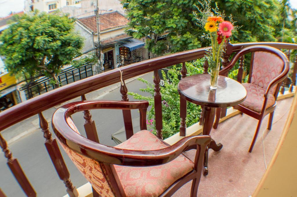 Balkón nebo terasa v ubytování DK's Backpacker Hotel