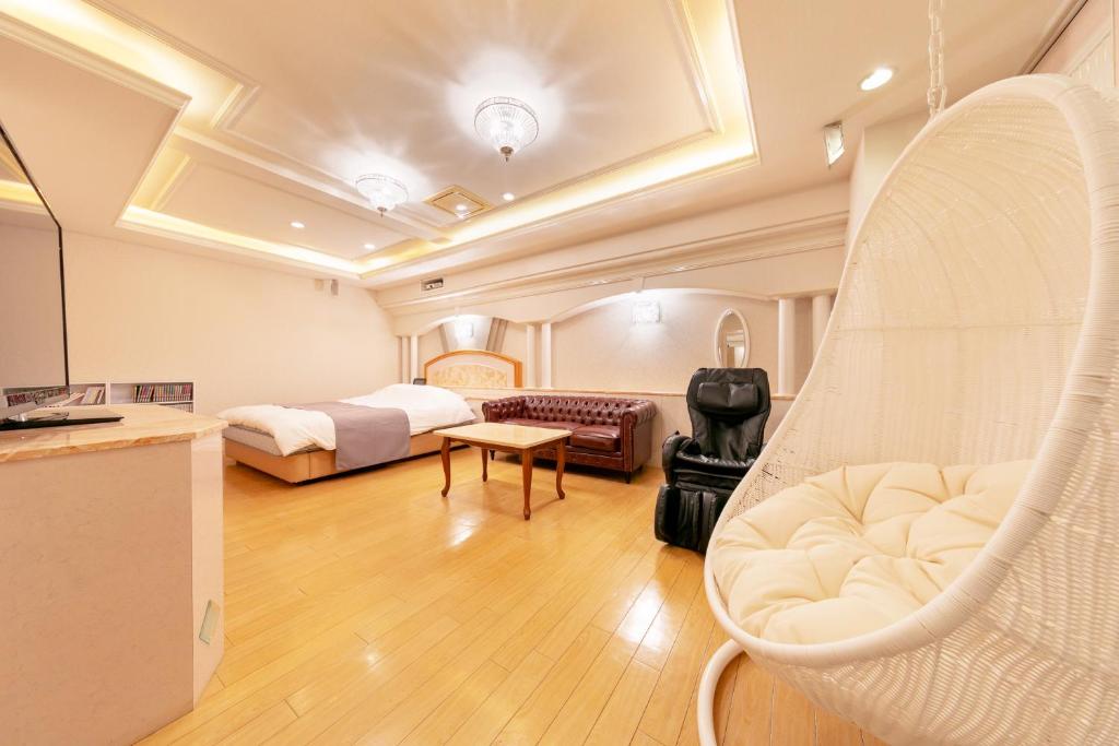 TV a/nebo společenská místnost v ubytování Hotel Luna Kashiba (Adult Only)