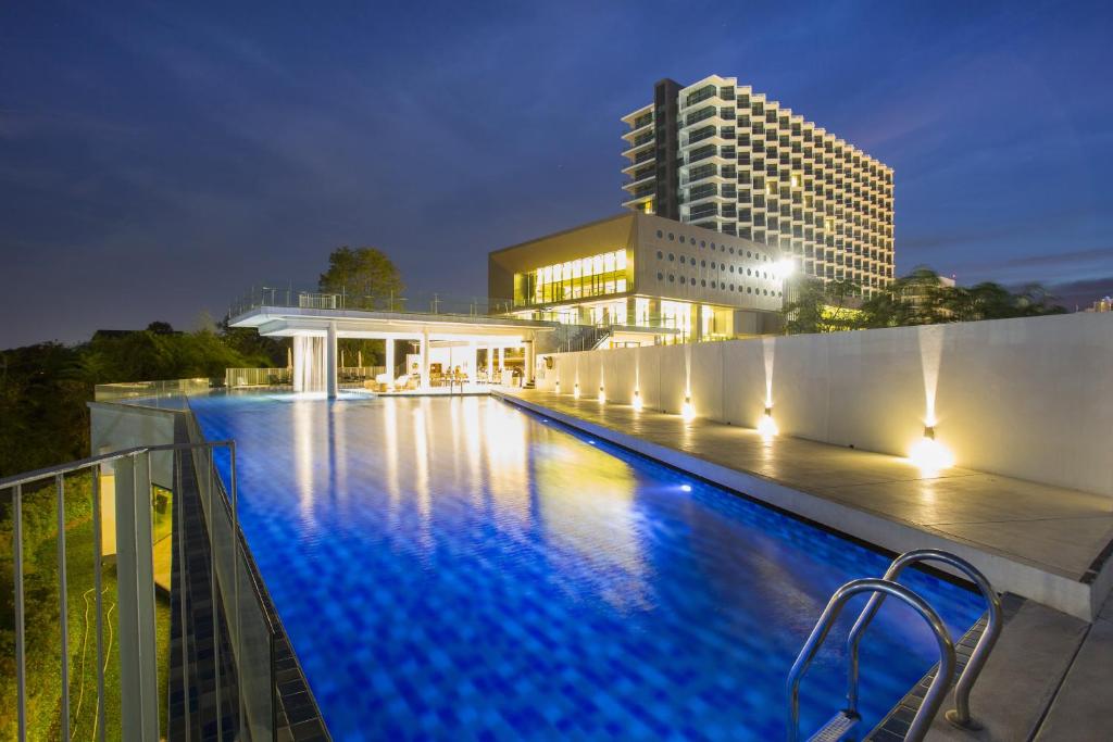 Tsix5 Phenomenal Hotel Pattaya - Resim 3