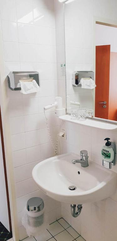 Koupelna v ubytování Hotel "Helle Mitte" Berlin