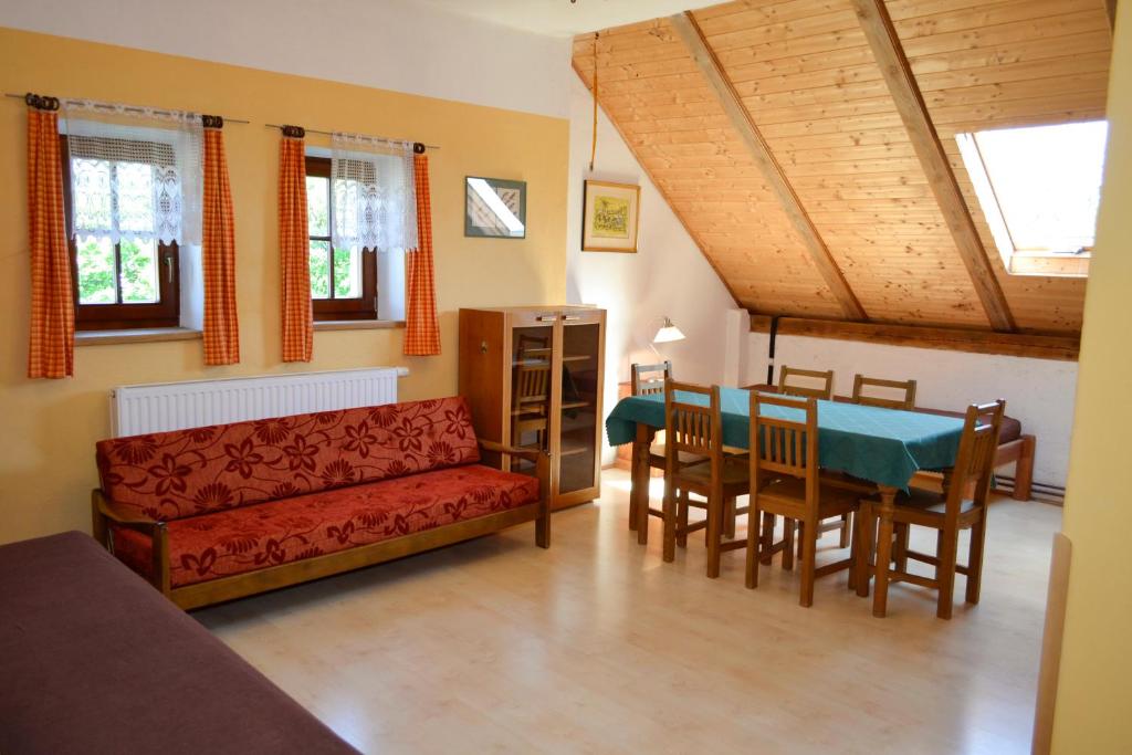 Blažkův Statek - Appartement Met Twee Slaapkamers - Zolder