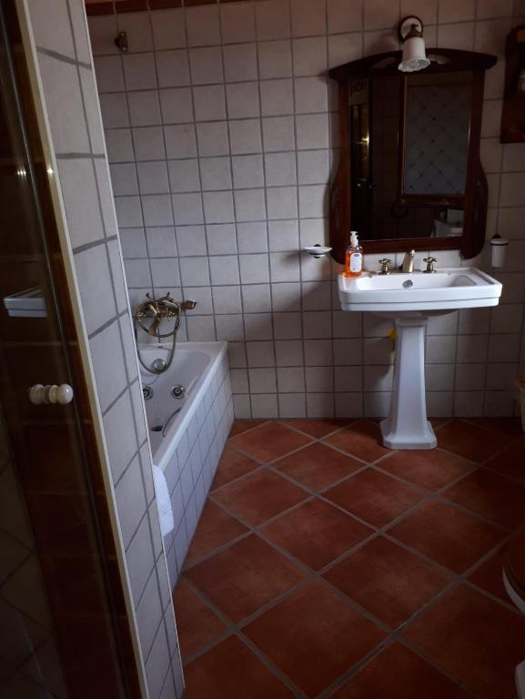 Holiday home Casa Samperón, Roda de Isábena, Spain - Booking.com