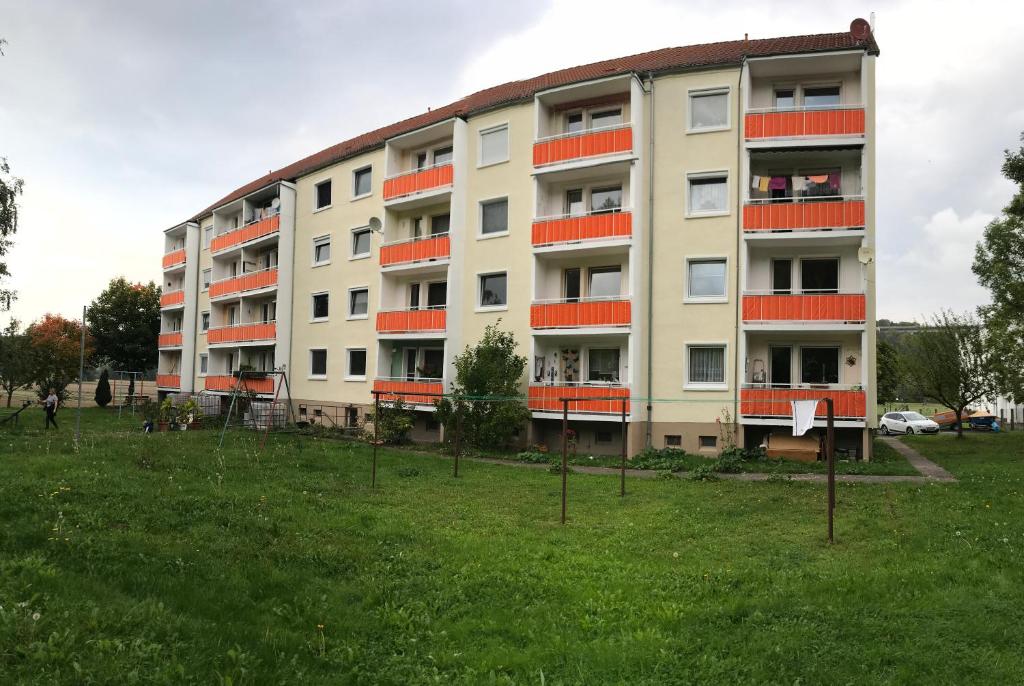 Monteur- und Ferienwohnung - 带阳台的公寓