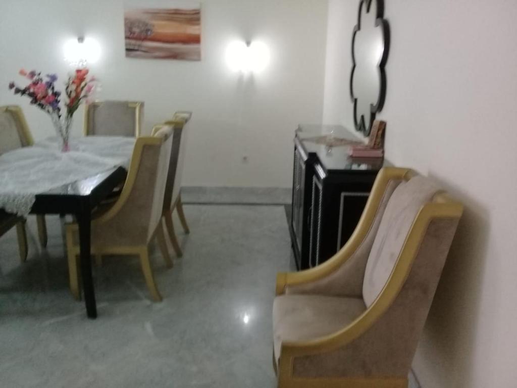 Posezení v ubytování أجنحة ابراج سان استفانو