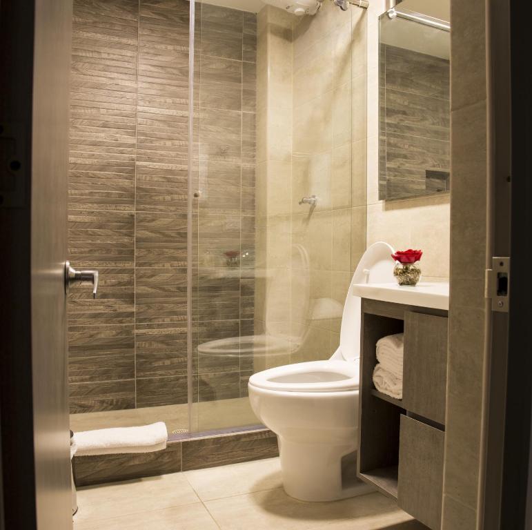 Koupelna v ubytování Agora Suites Self-Service Boutique Hotel