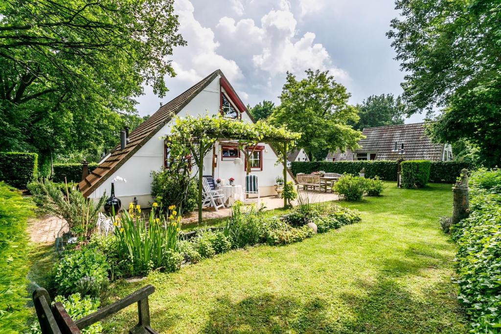 Julia's Holiday Home - Housity