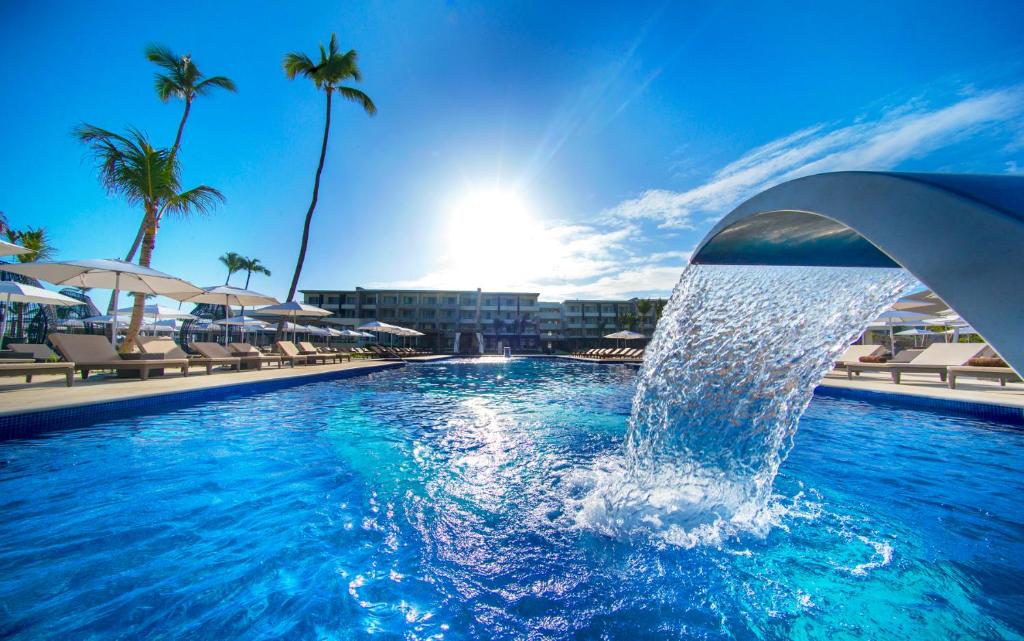 Bazén v ubytování Royalton Bavaro, An Autograph Collection All-Inclusive Resort & Casino nebo v jeho okolí