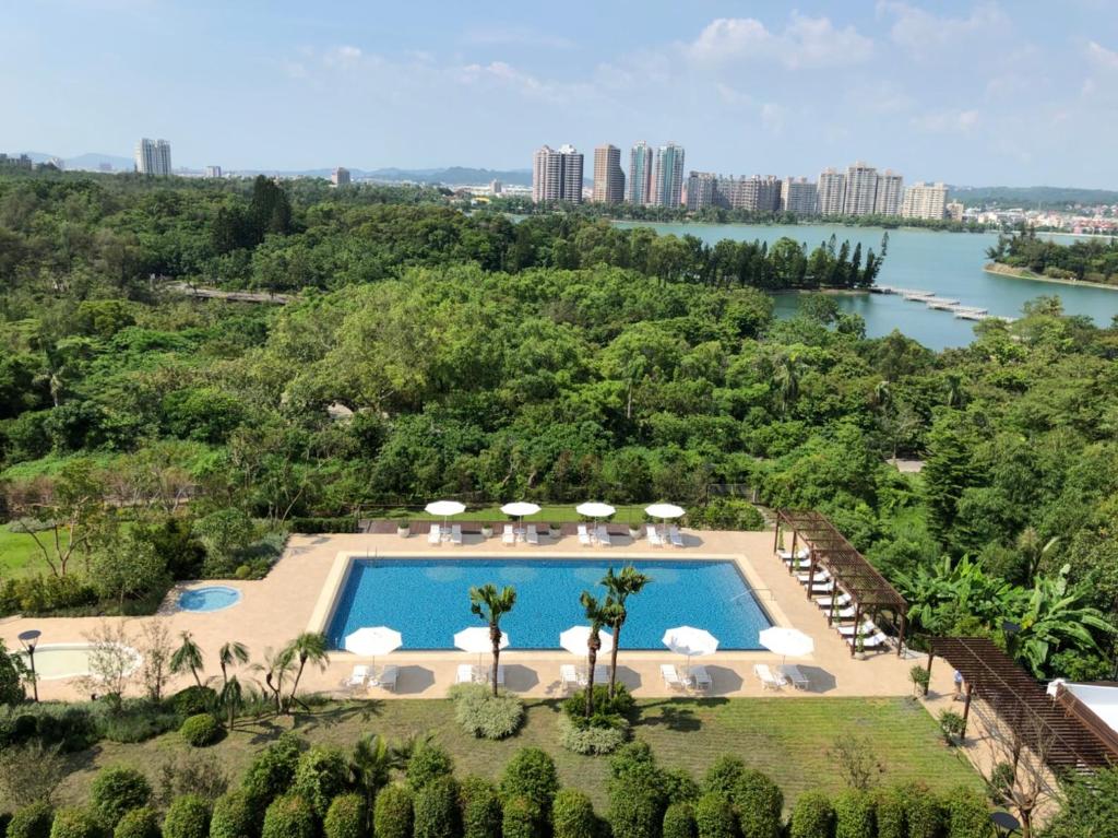 Bazén v ubytování The Grand Hotel Kaohsiung nebo v jeho okolí