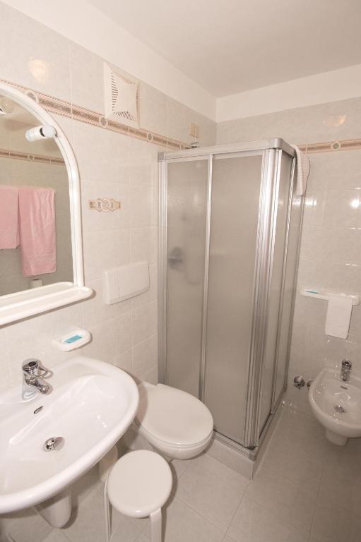 Koupelna v ubytování Hotel Villa Mozart