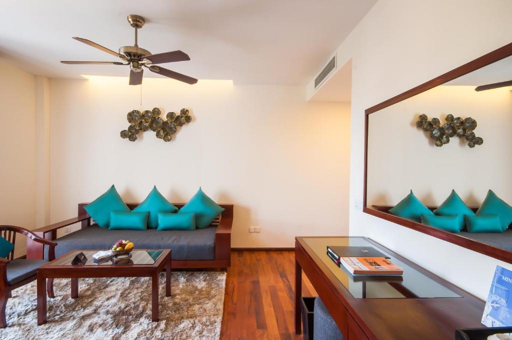 Posezení v ubytování Lotus Blanc Hotel