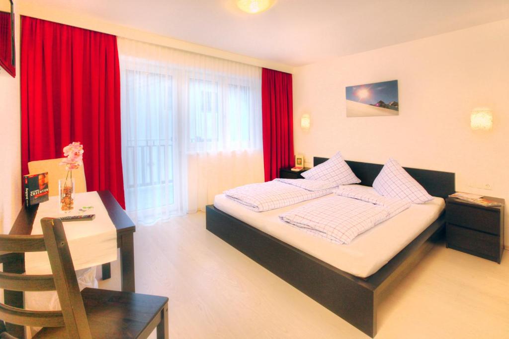 Postel nebo postele na pokoji v ubytování Haus Pia by A CASA
