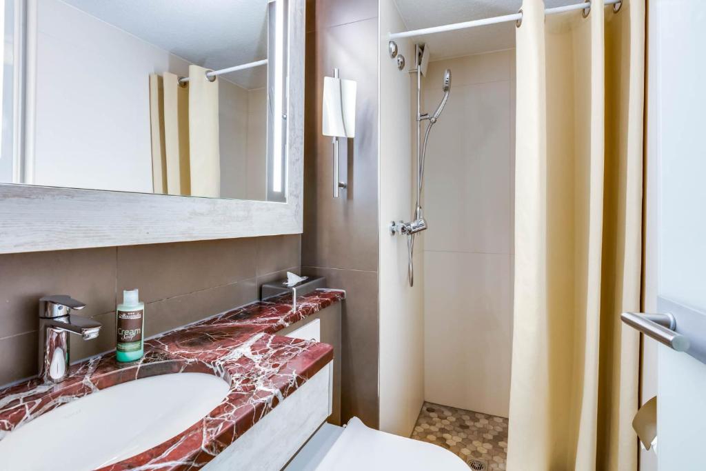 Alexander Guesthouse Zurich Old Town - Resim 11