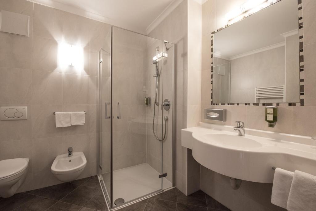 Koupelna v ubytování Garni Hotel Bel Vert
