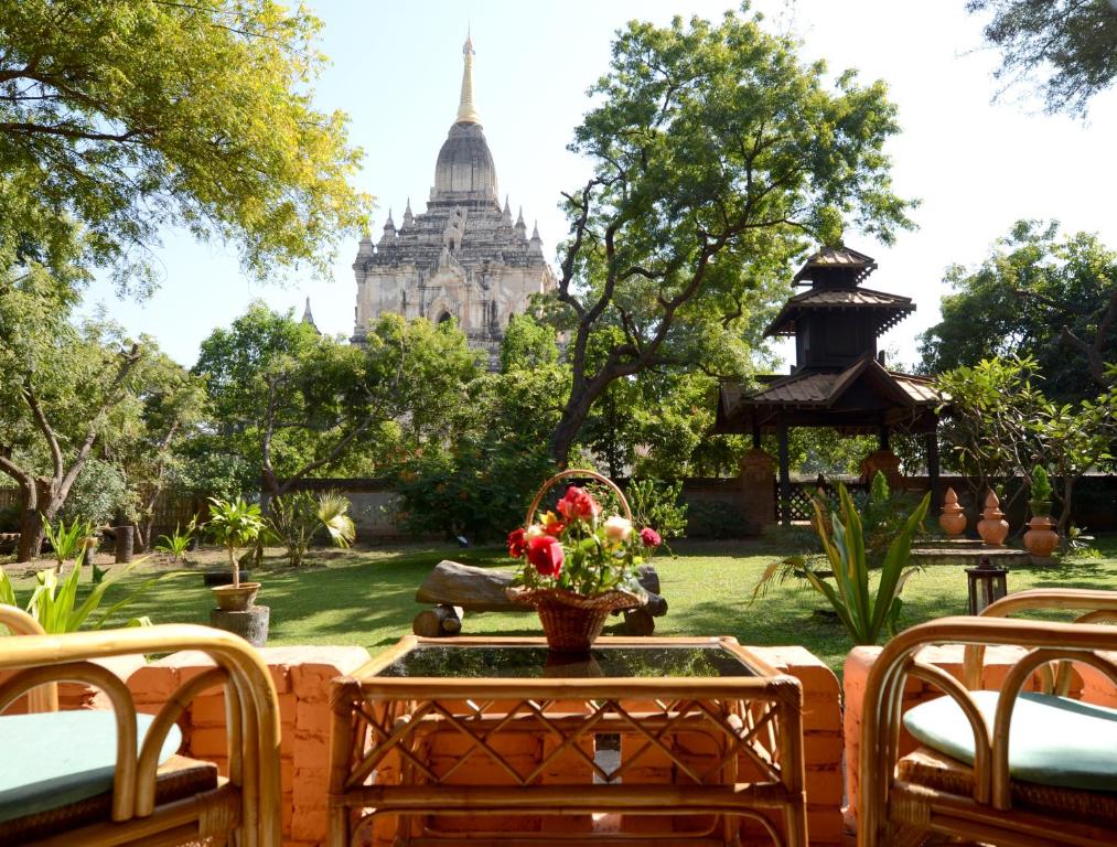 Zahrada ubytování KMA Bagan Hotel