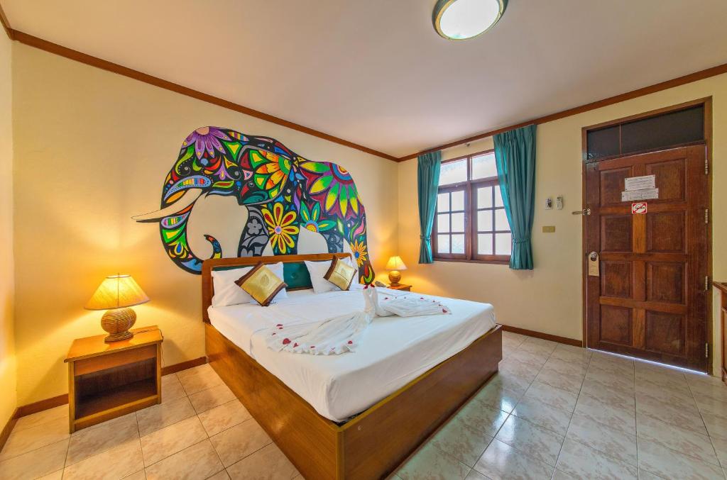 Gallery image of Panda Hotel in Patong Beach