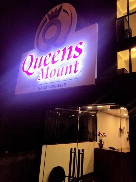 Certifikát, hodnocení, plakát nebo jiný dokument vystavený v ubytování Queens mount