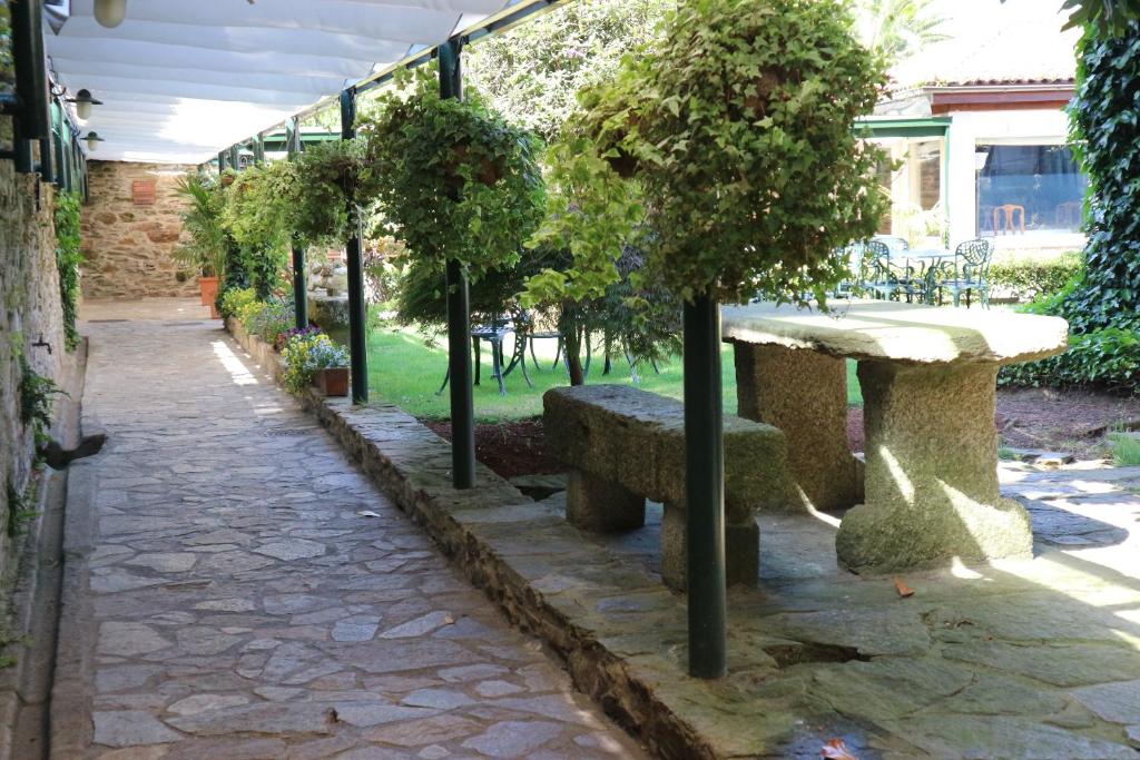 Zahrada ubytování Hotel Virxe da Cerca by Pousadas de Compostela