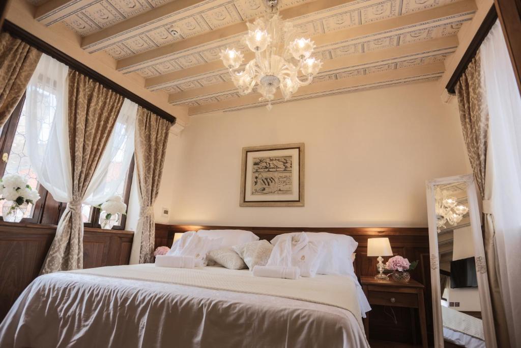 Gallery image of Heritage Hotel Cardo in Split