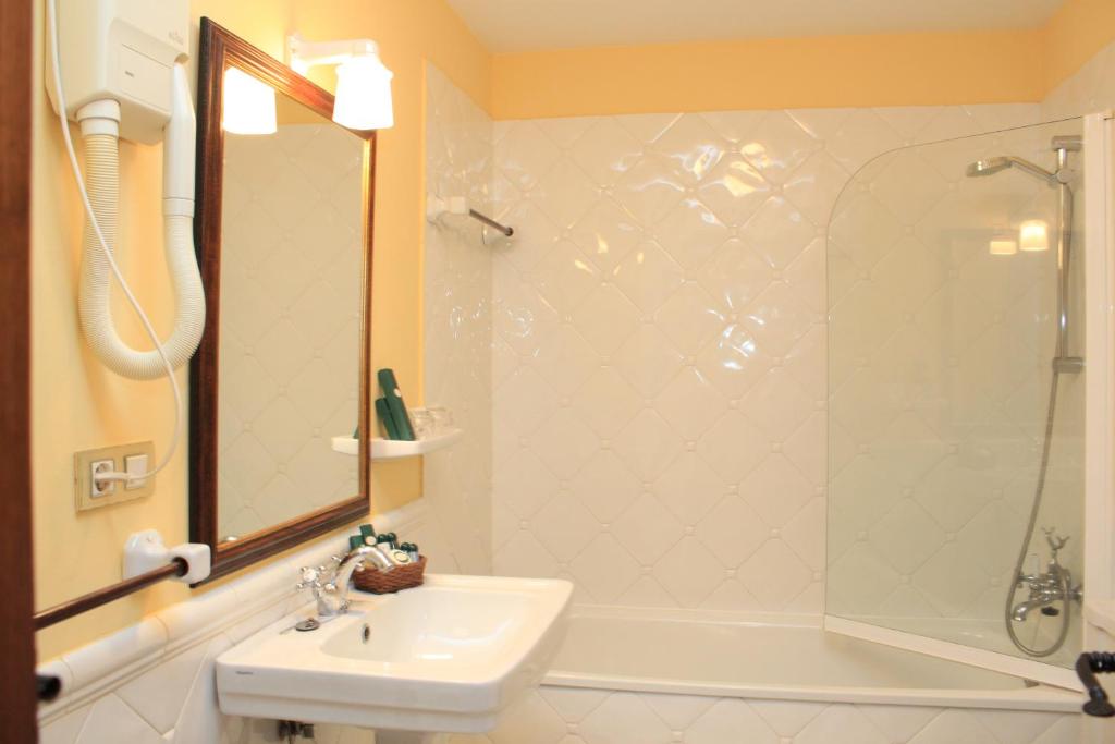 Hotel Virxe da Cerca by Pousadas de Compostela - Resim 14