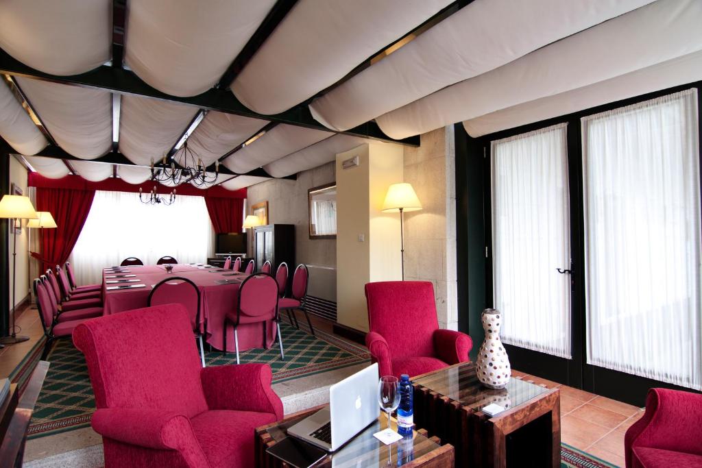 Hotel Virxe da Cerca by Pousadas de Compostela - Resim 36