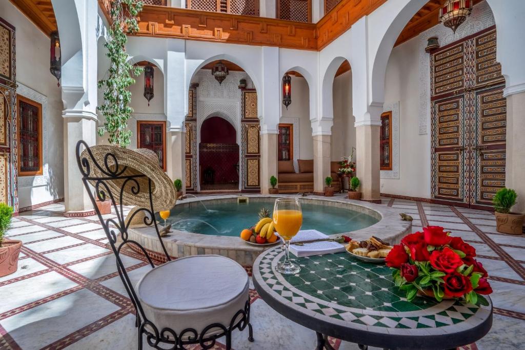 Bazén v ubytování Riad Safran et Cannelle & Spa nebo v jeho okolí