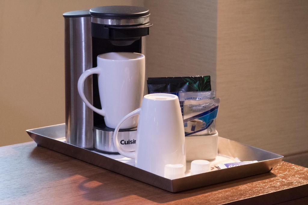 Příslušenství pro přípravu čaje a kávy v ubytování The Warwick Hotel Rittenhouse Square Philadelphia