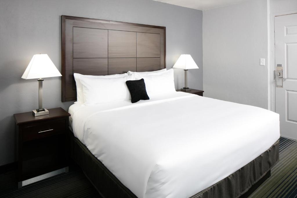 Red Lion Inn & Suites Tucson Downtown - Suite King Accessibile Con Divano Letto